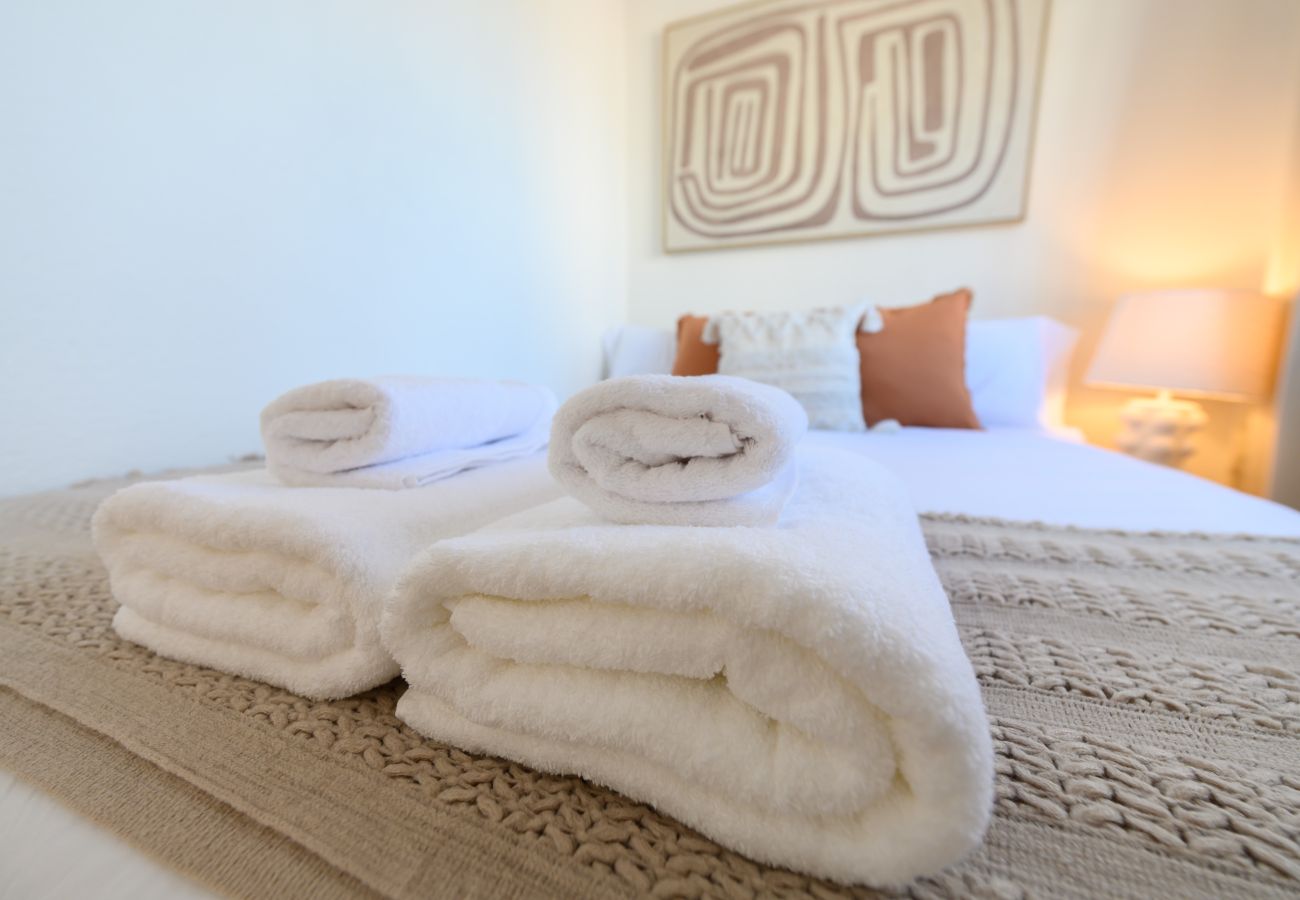 Apartamento en Madrid - M (ARR126D)Piso de dos dormitorios-Terraza y balcó