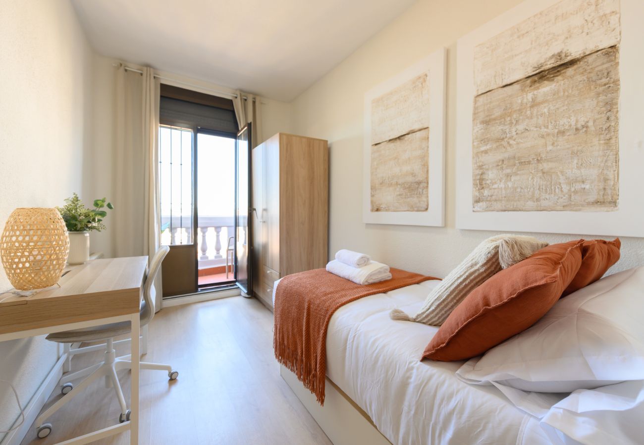 Apartamento en Madrid - M (ARR126D)Piso de dos dormitorios-Terraza y balcó