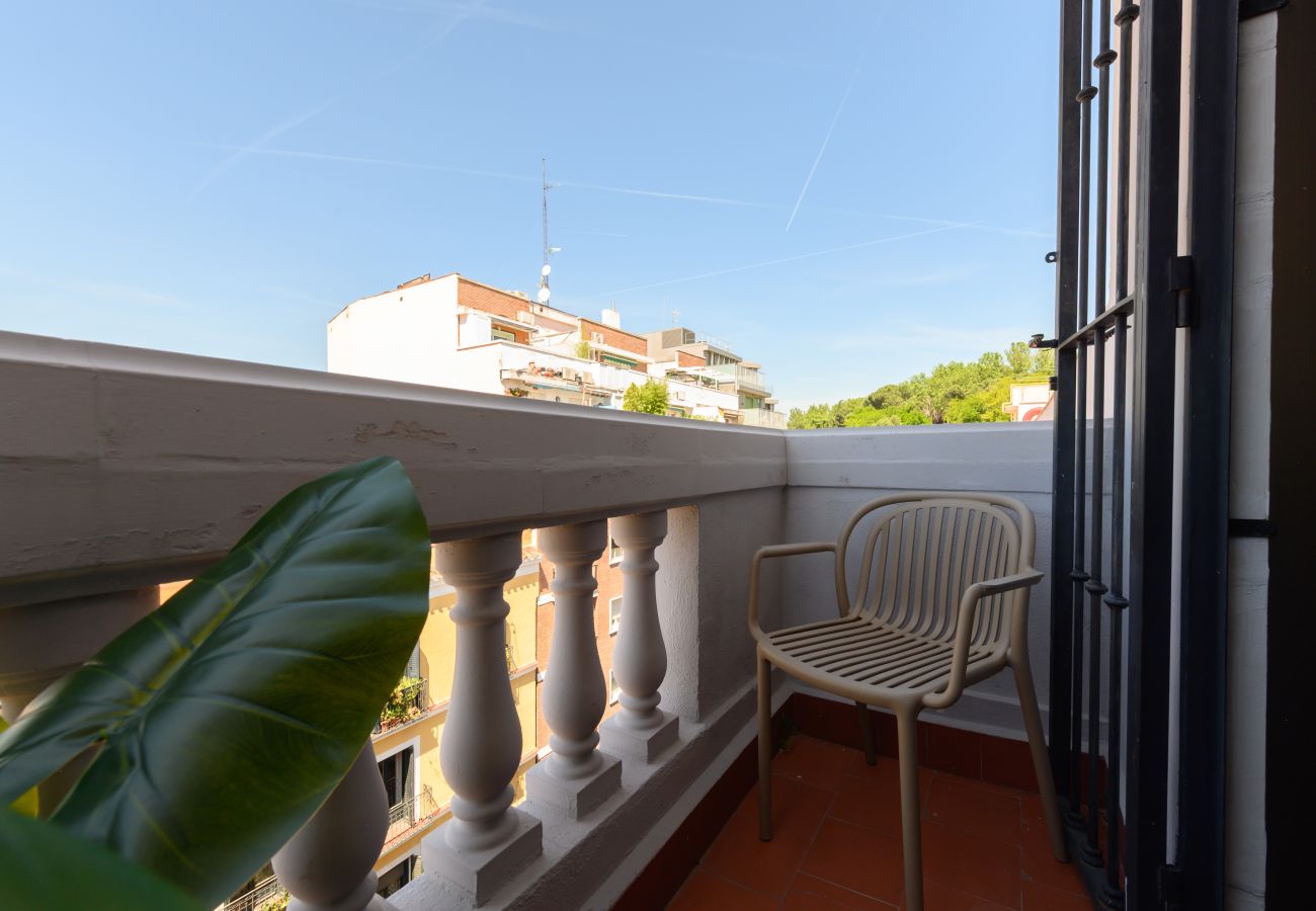 Apartamento en Madrid - M (ARR126D)Piso de dos dormitorios-Terraza y balcó