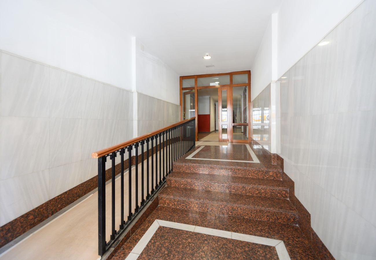 Apartamento en Madrid - M (ARR126D)Piso de dos dormitorios-Terraza y balcó