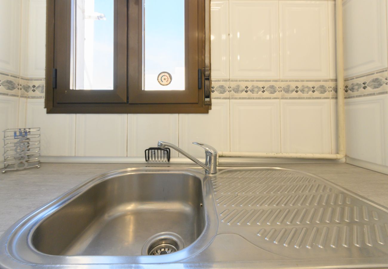 Apartamento en Madrid - M (ARR126D)Piso de dos dormitorios-Terraza y balcó