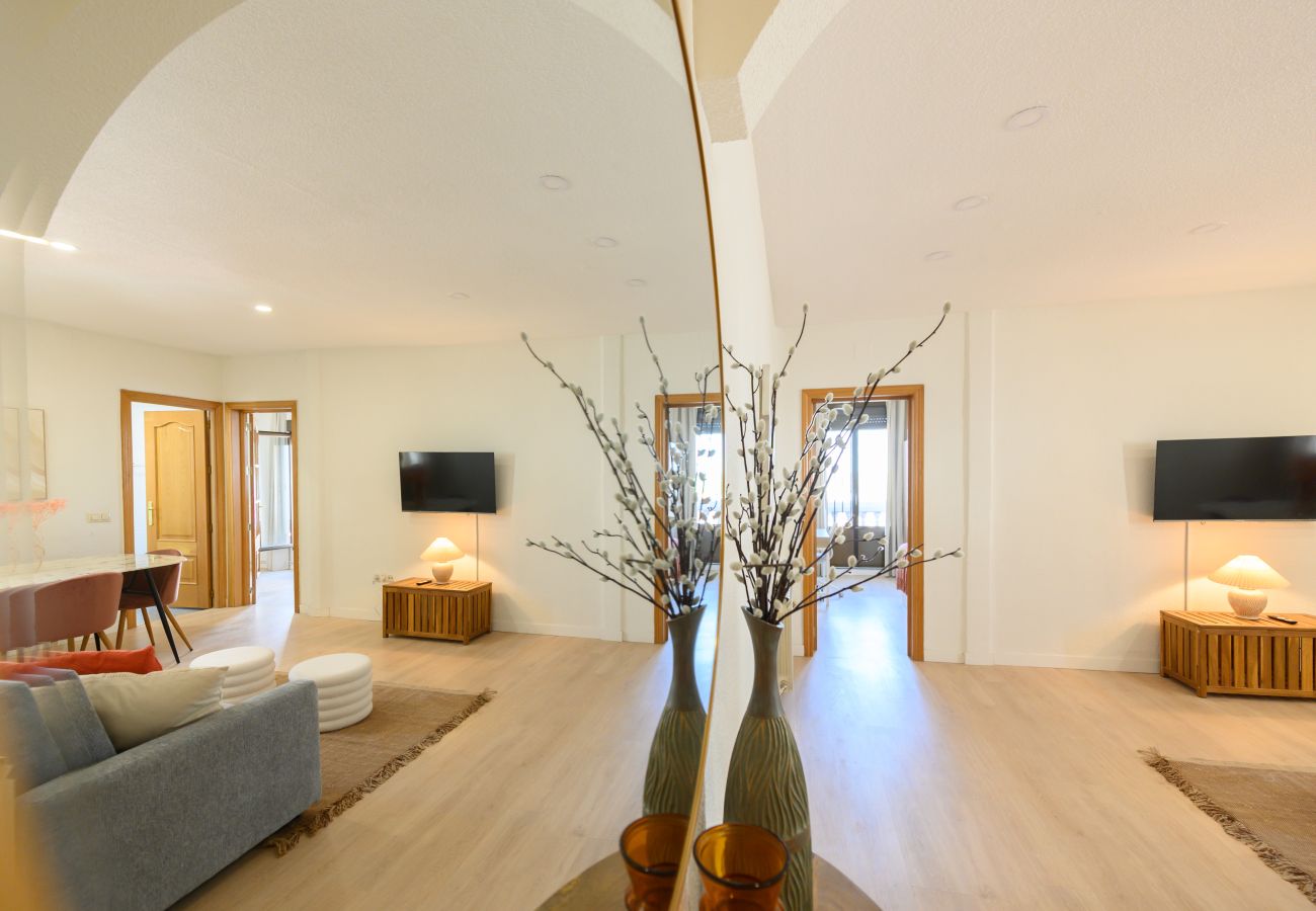 Apartamento en Madrid - M (ARR126D)Piso de dos dormitorios-Terraza y balcó