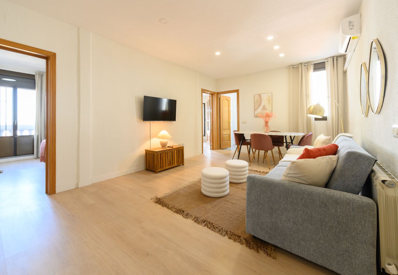 Apartamento en Madrid - M (ARR126D)Piso de dos dormitorios-Terraza y balcó
