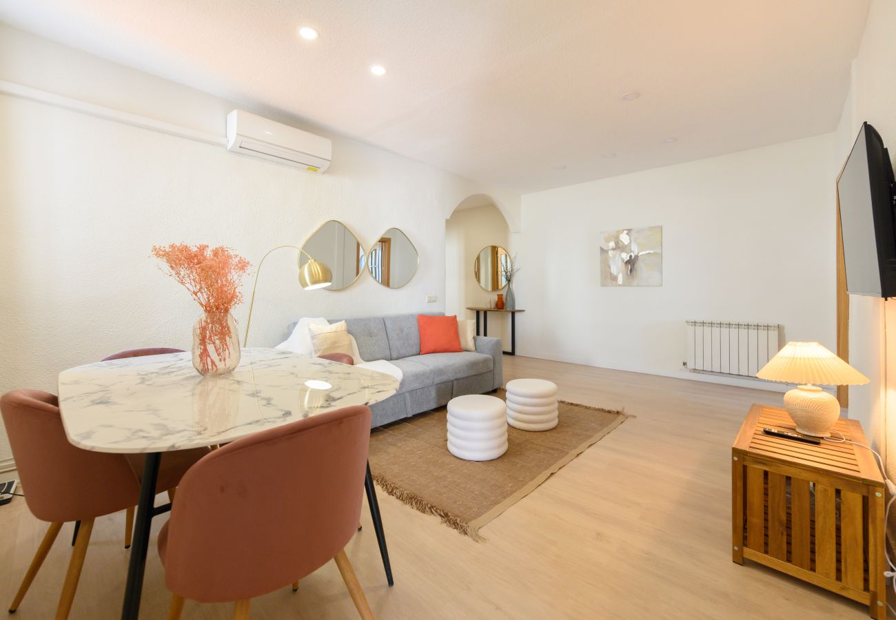 Apartamento en Madrid - M (ARR126D)Piso de dos dormitorios-Terraza y balcó