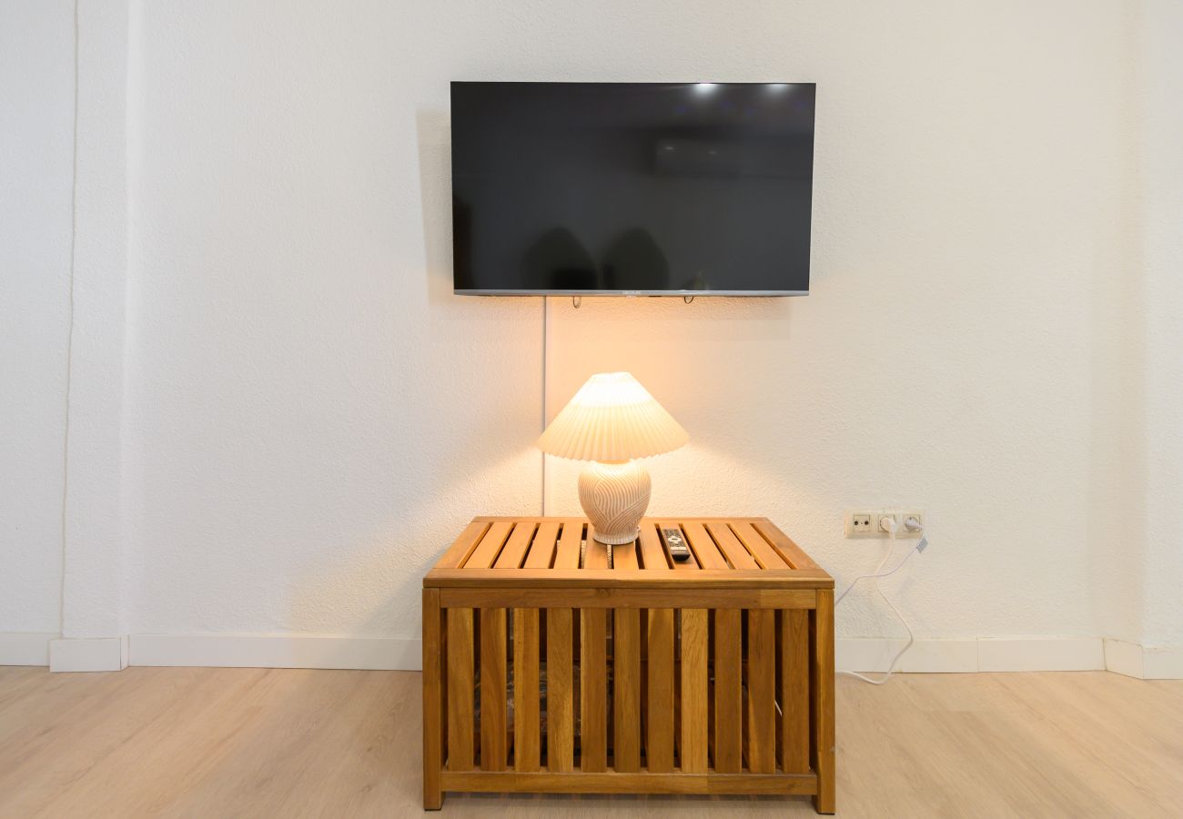 Apartamento en Madrid - M (ARR126D)Piso de dos dormitorios-Terraza y balcó
