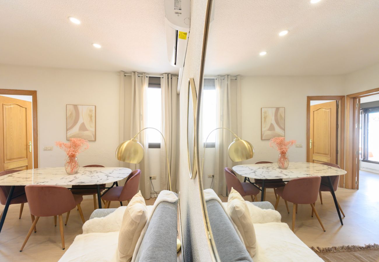 Apartamento en Madrid - M (ARR126D)Piso de dos dormitorios-Terraza y balcó