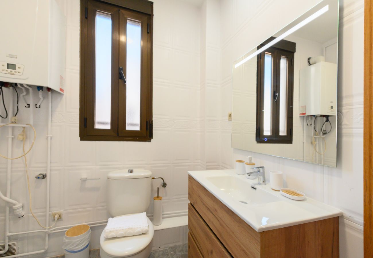 Apartamento en Madrid - M (ARR126D)Piso de dos dormitorios-Terraza y balcó
