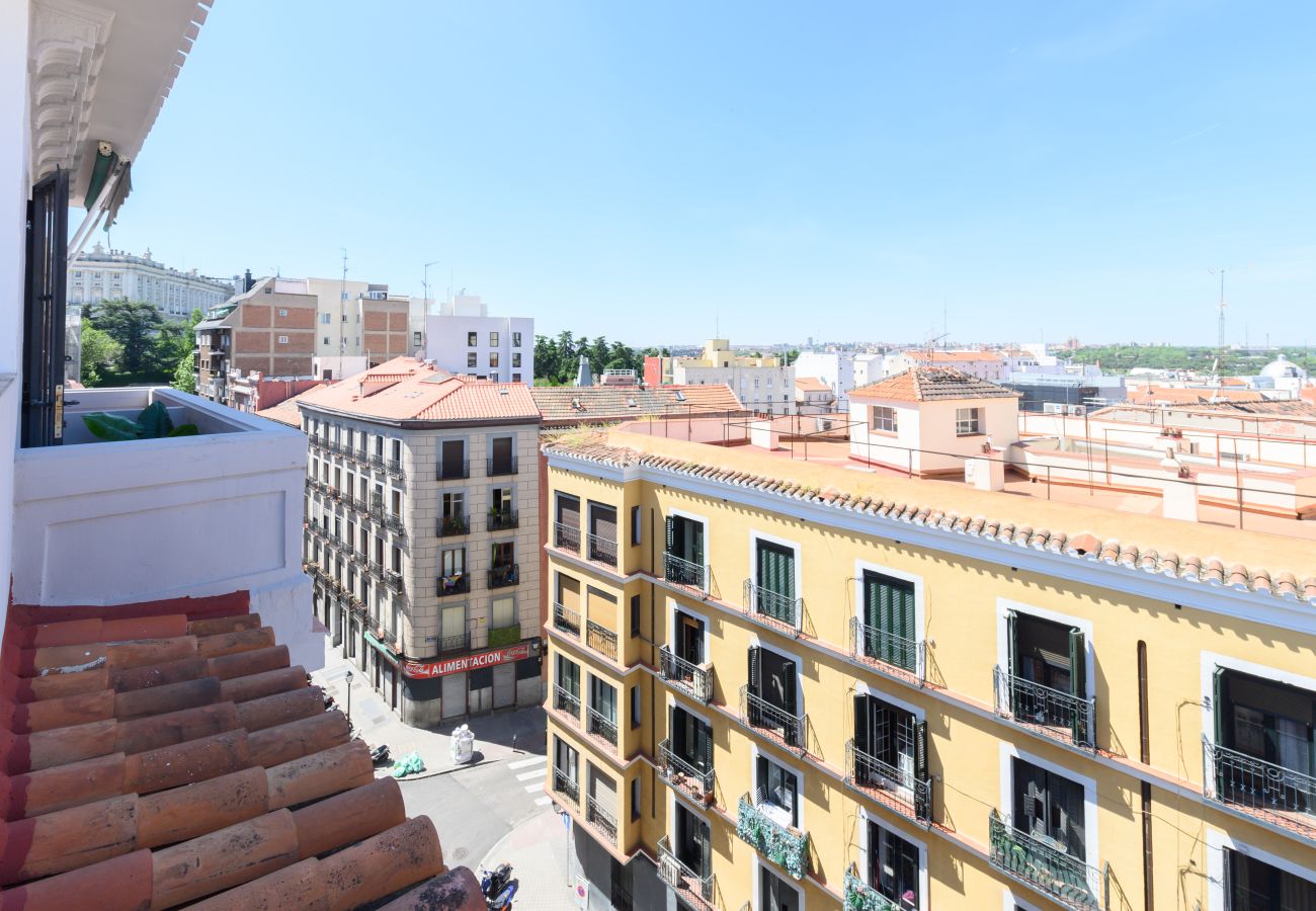 Apartamento en Madrid - M (ARR126D)Piso de dos dormitorios-Terraza y balcó