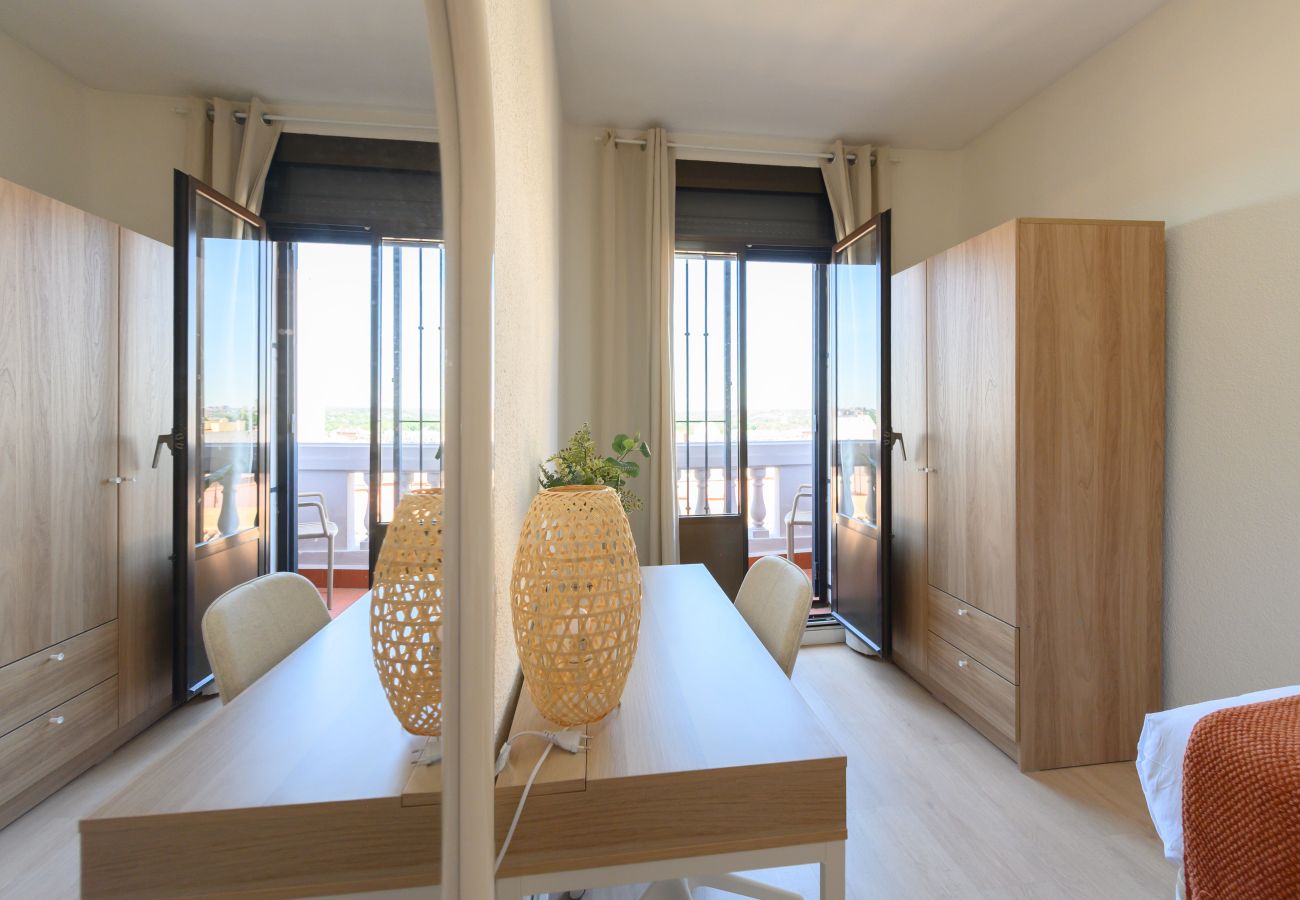 Apartamento en Madrid - M (ARR126D)Piso de dos dormitorios-Terraza y balcó