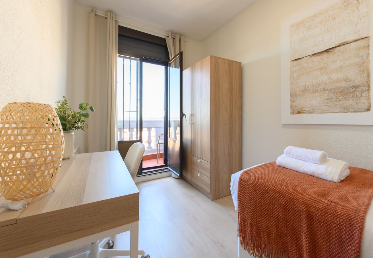 Apartamento en Madrid - M (ARR126D)Piso de dos dormitorios-Terraza y balcó