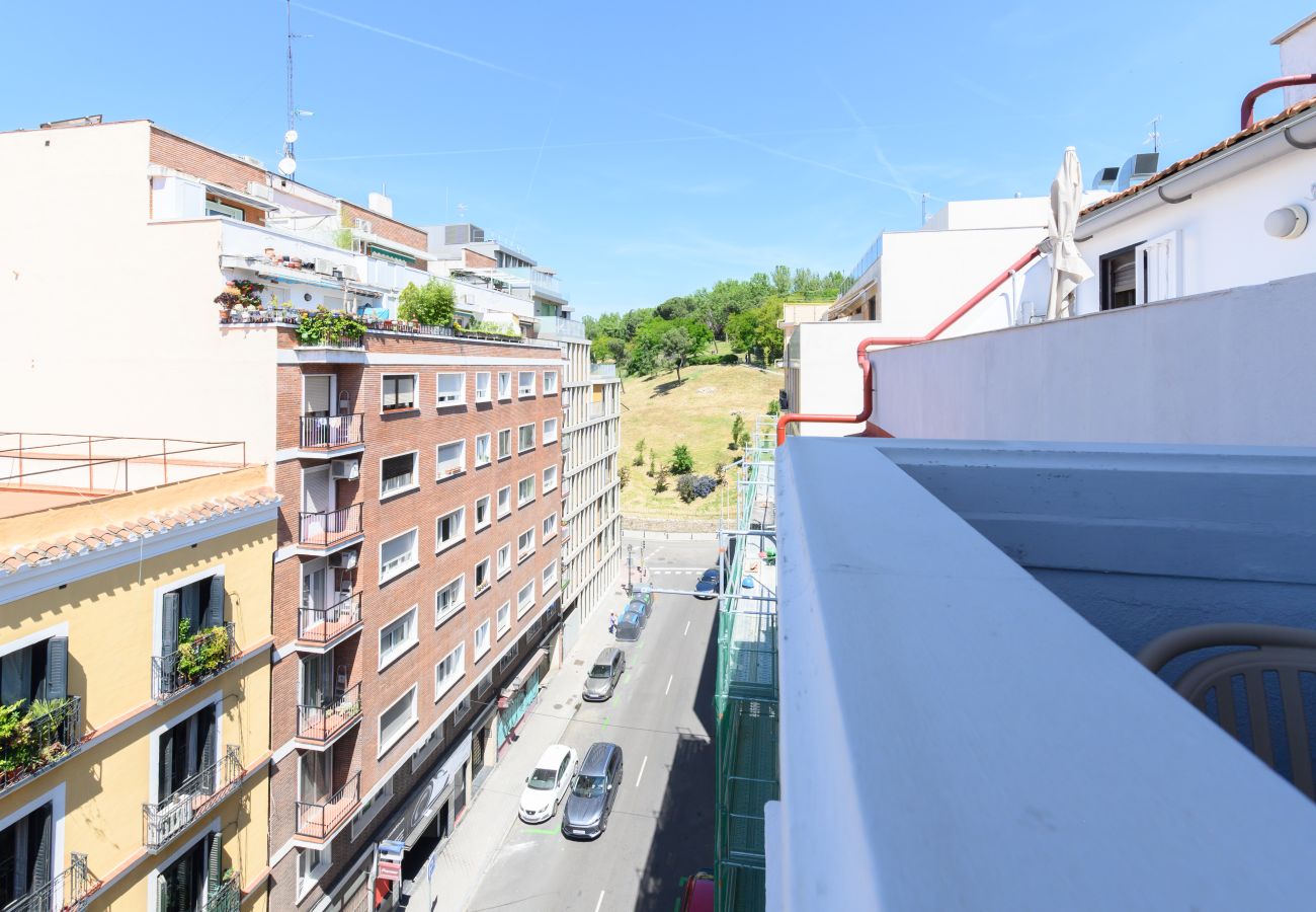 Apartamento en Madrid - M (ARR126D)Piso de dos dormitorios-Terraza y balcó