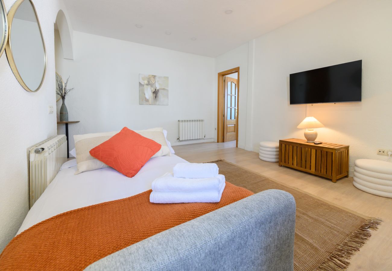 Apartamento en Madrid - M (ARR126D)Piso de dos dormitorios-Terraza y balcó