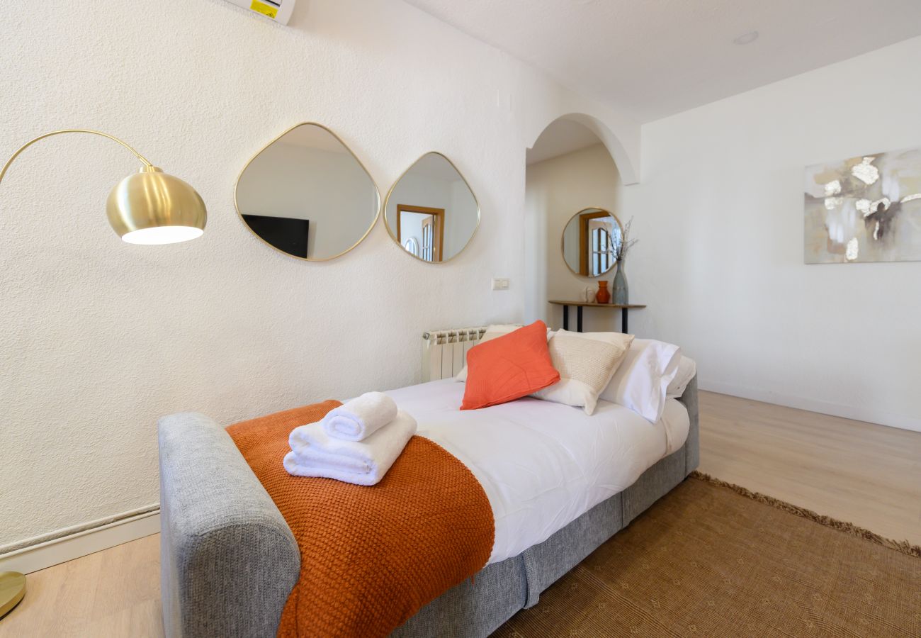 Apartamento en Madrid - M (ARR126D)Piso de dos dormitorios-Terraza y balcó