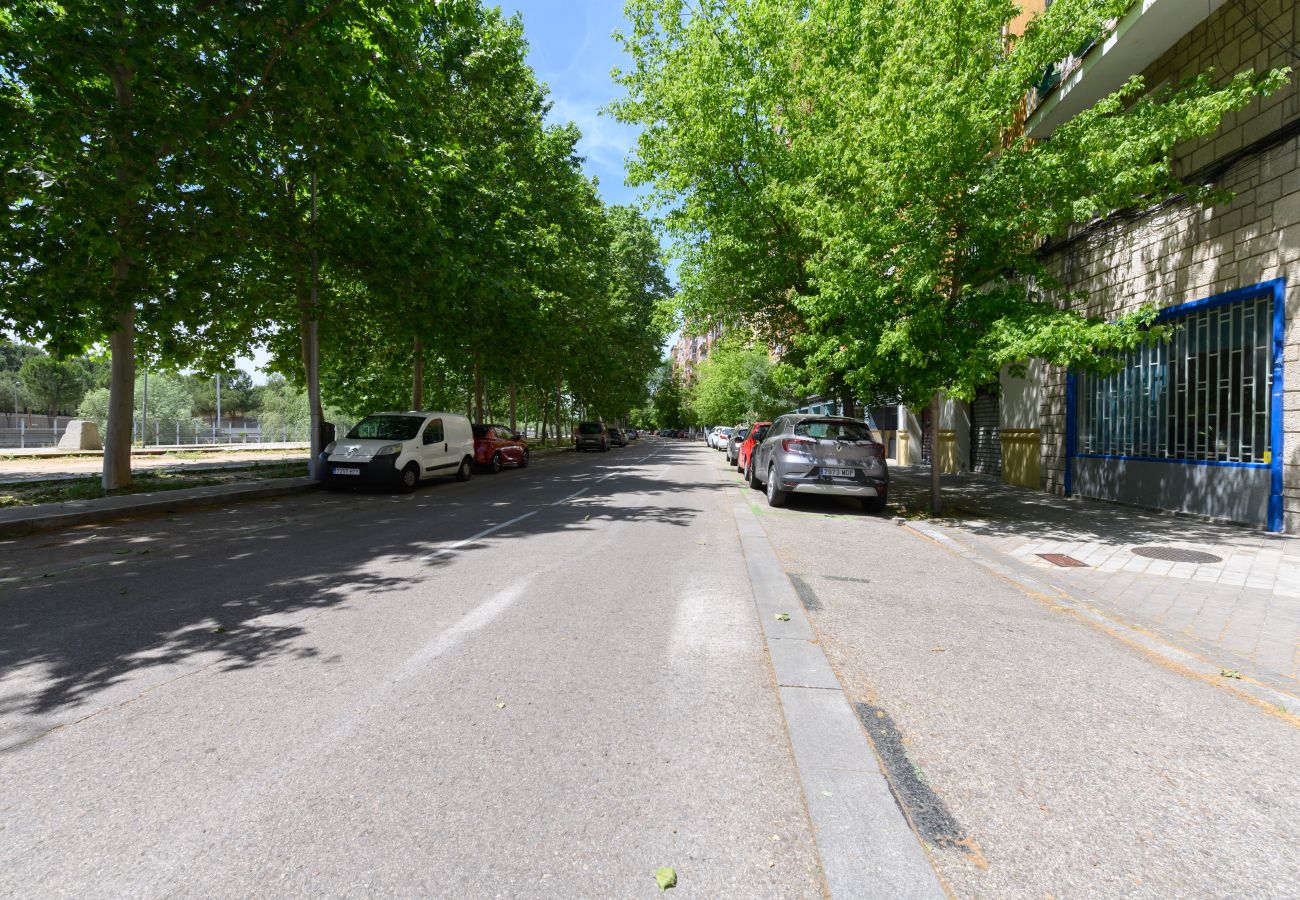 Estudio en Madrid - M (ANI144C) Estudio con balcón – Todo lo que nece