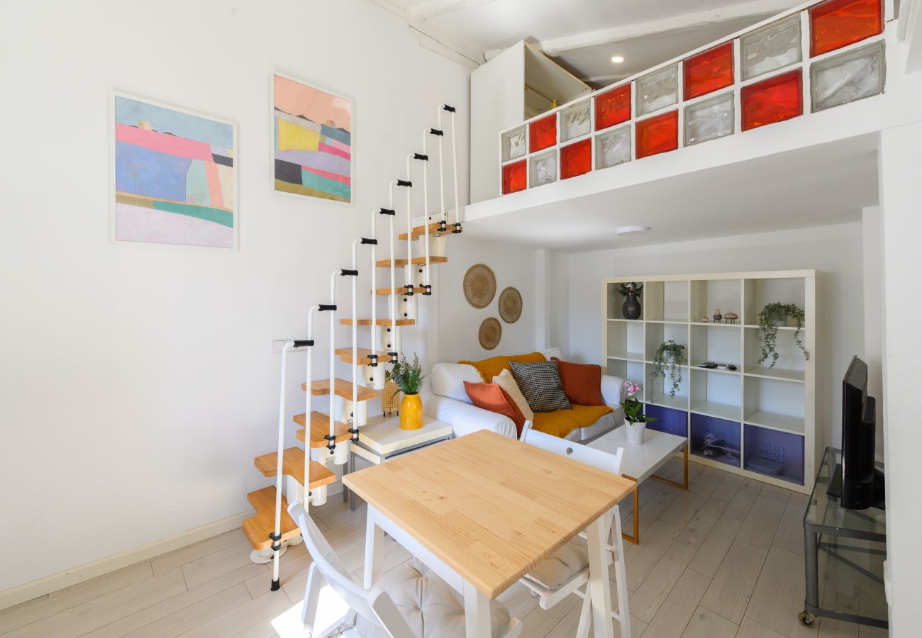 Apartamento en Madrid - M (SVI15) Piso tipo loft de 1 dormitorio en el ce