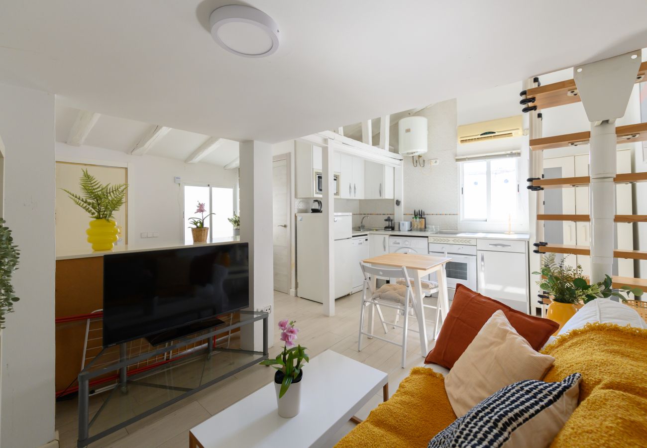 Apartamento en Madrid - M (SVI15) Piso tipo loft de 1 dormitorio en el ce