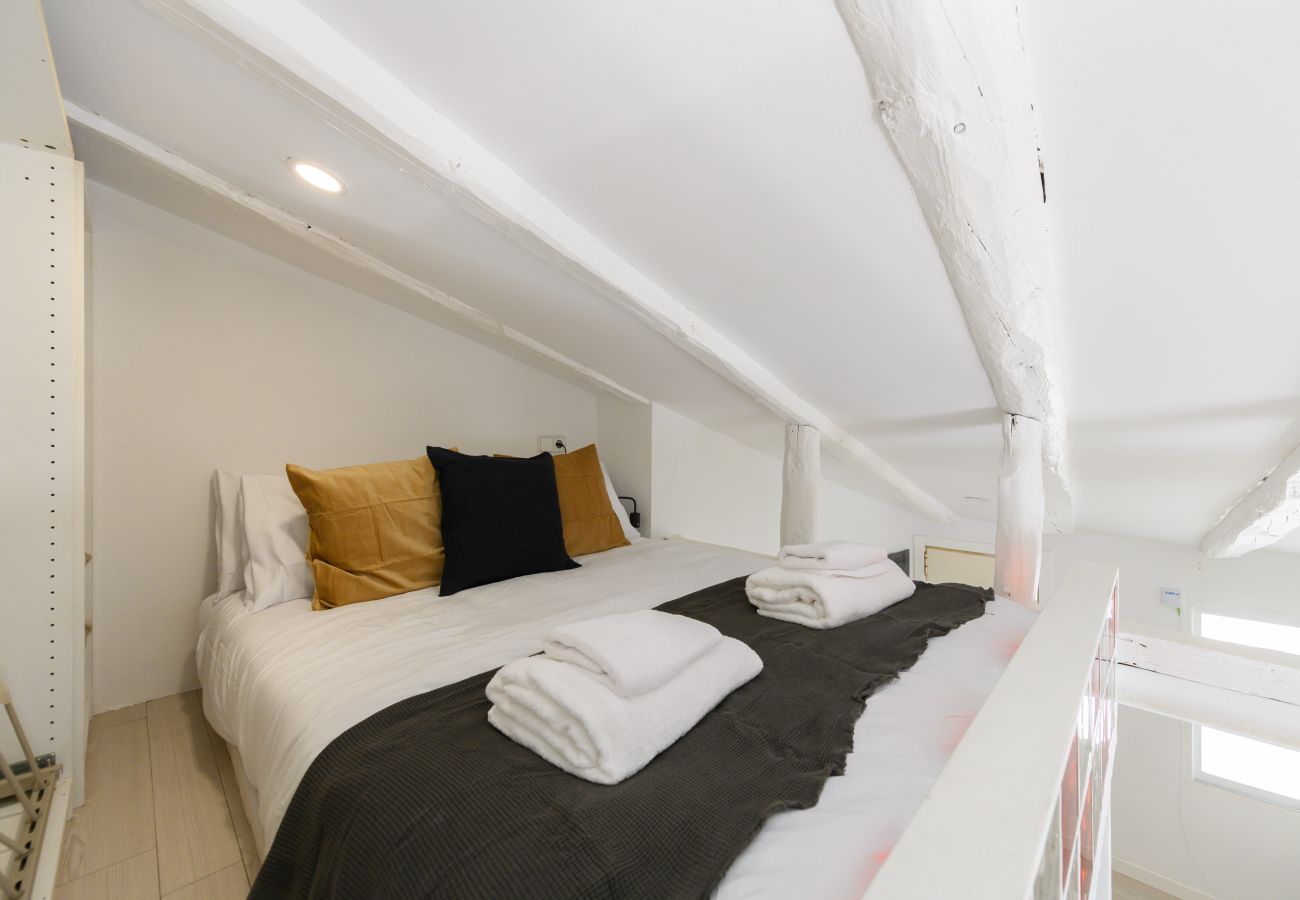 Apartamento en Madrid - M (SVI15) Piso tipo loft de 1 dormitorio en el ce