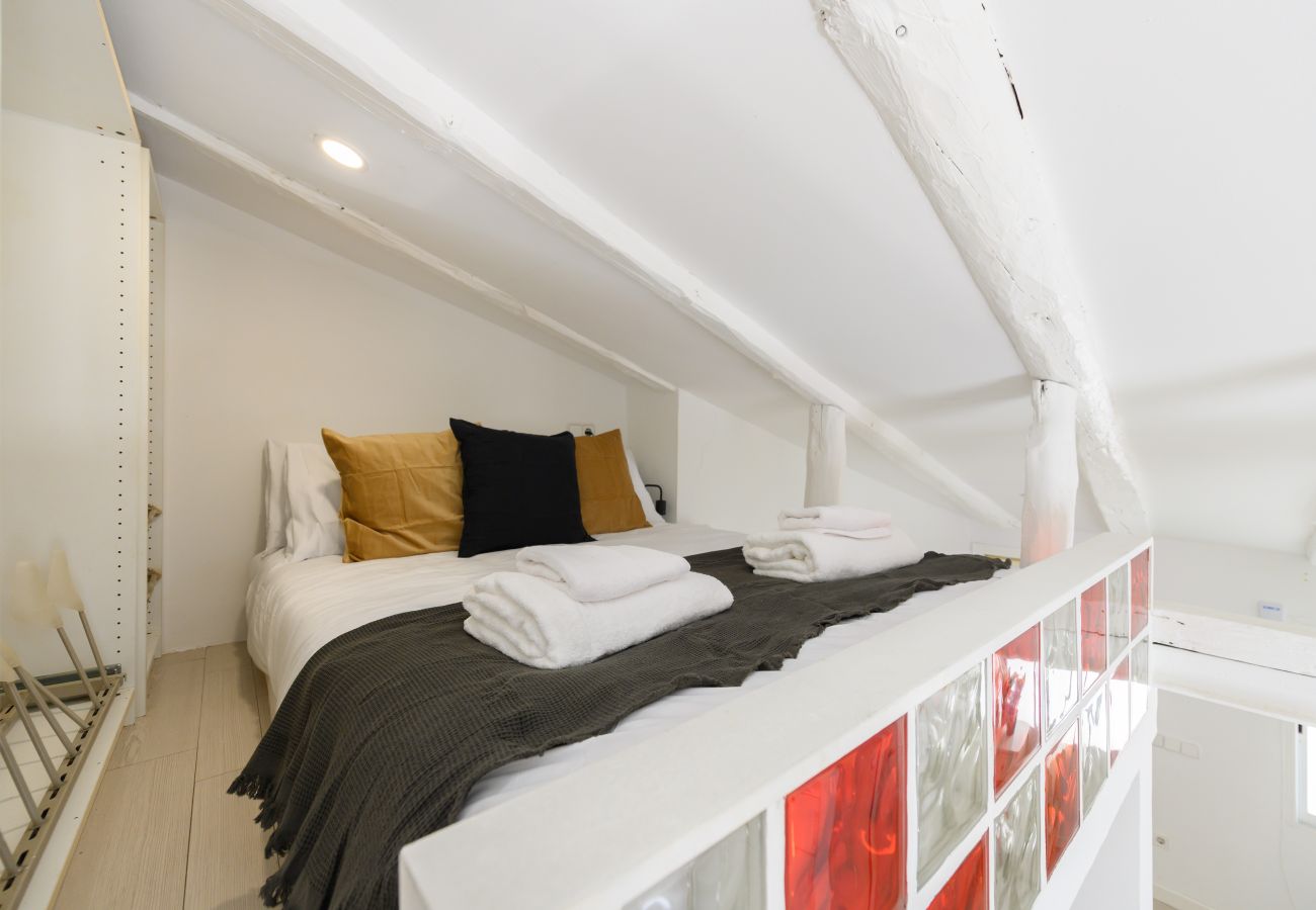 Apartamento en Madrid - M (SVI15) Piso tipo loft de 1 dormitorio en el ce