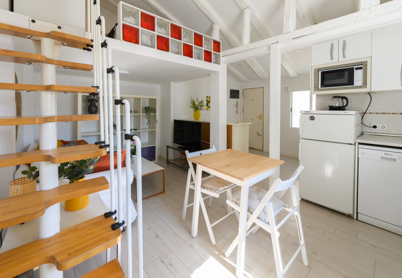 Apartamento en Madrid - M (SVI15) Piso tipo loft de 1 dormitorio en el ce