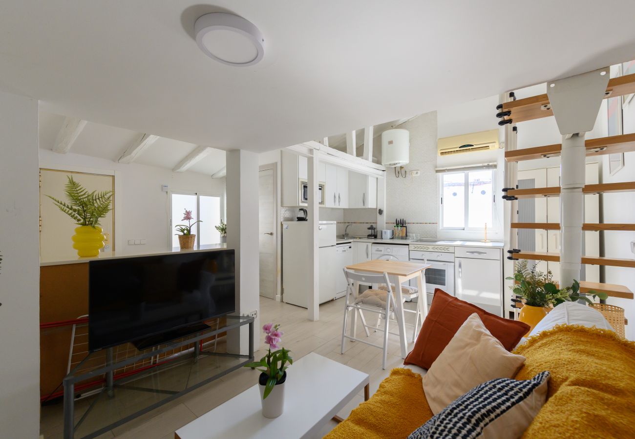 Apartamento en Madrid - M (SVI15) Piso tipo loft de 1 dormitorio en el ce