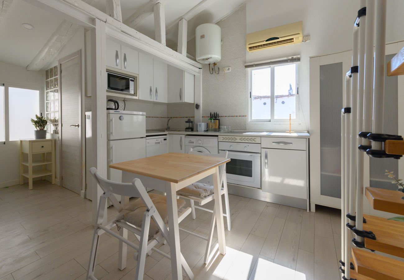 Apartamento en Madrid - M (SVI15) Piso tipo loft de 1 dormitorio en el ce