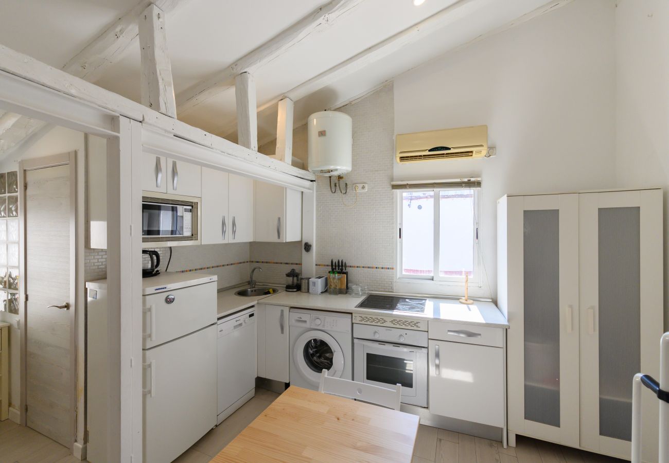 Apartamento en Madrid - M (SVI15) Piso tipo loft de 1 dormitorio en el ce