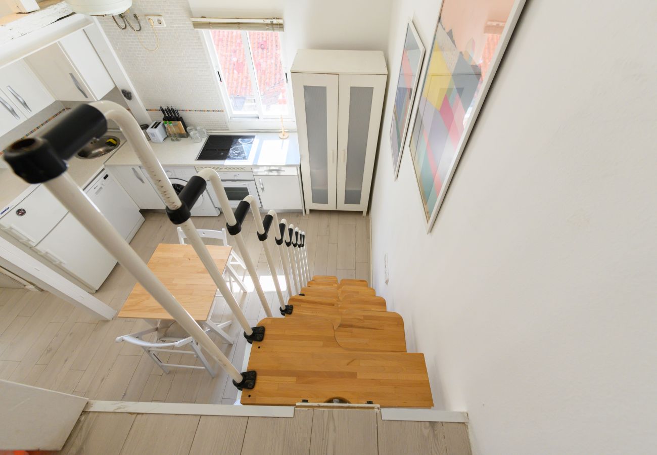 Apartamento en Madrid - M (SVI15) Piso tipo loft de 1 dormitorio en el ce