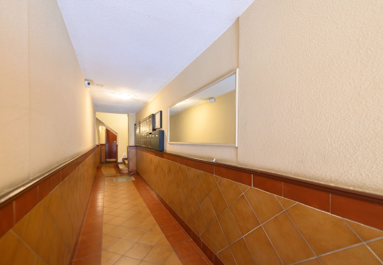 Apartamento en Madrid - M (SVI15) Piso tipo loft de 1 dormitorio en el ce