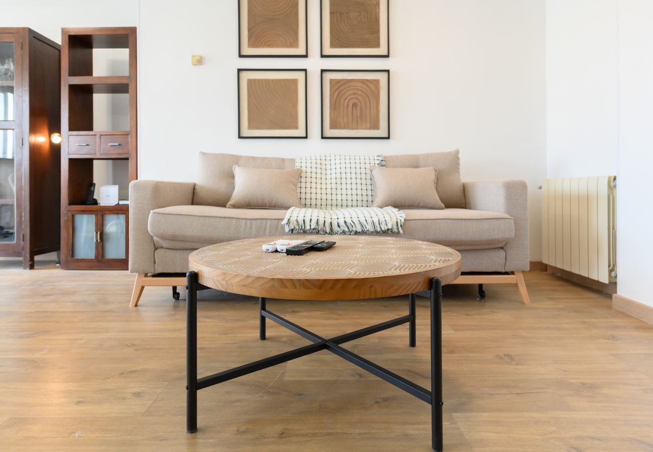 Apartamento en Madrid - M (VDZ36A) Piso moderno de 1 dormitorio con ventan