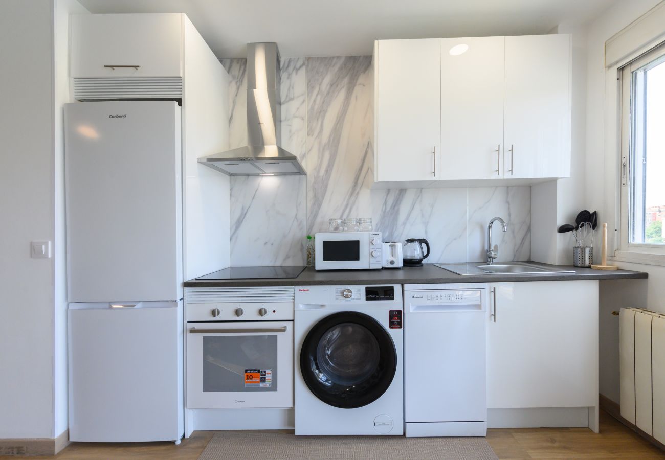Apartamento en Madrid - M (VDZ36A) Piso moderno de 1 dormitorio con ventan