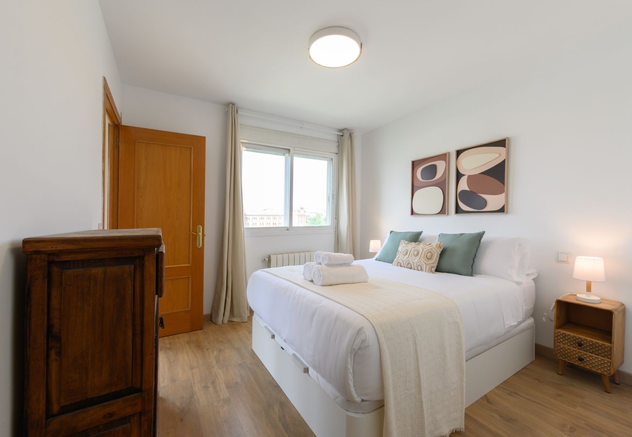 Apartamento en Madrid - M (VDZ36A) Piso moderno de 1 dormitorio con ventan
