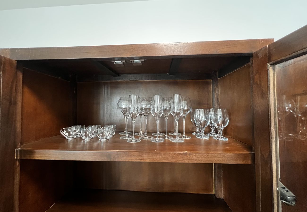 Apartamento en Madrid - M (VDZ36A) Piso moderno de 1 dormitorio con ventan