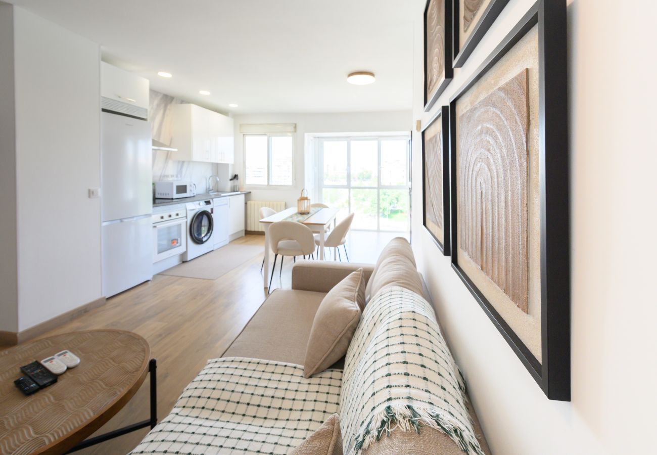 Apartamento en Madrid - M (VDZ36A) Piso moderno de 1 dormitorio con ventan