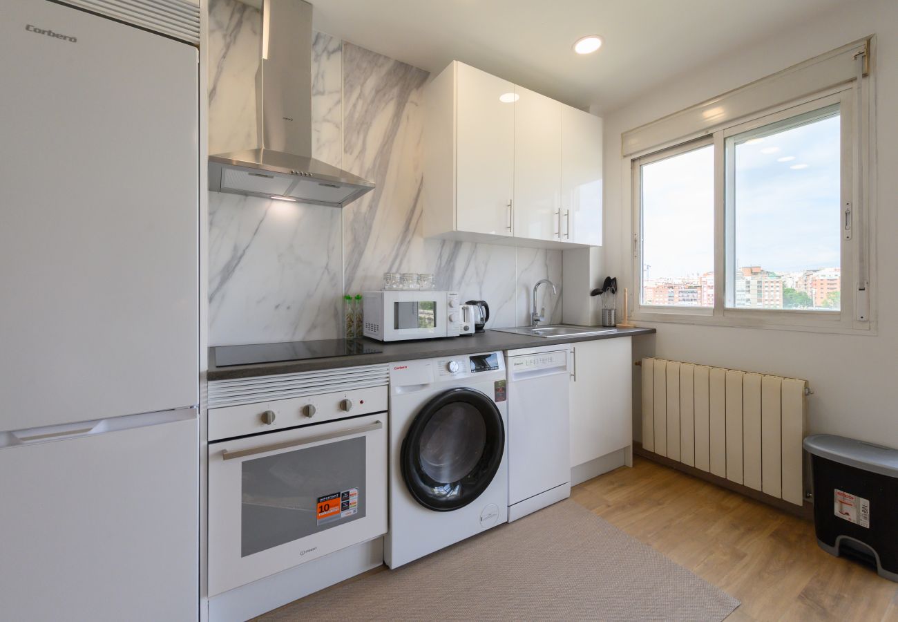 Apartamento en Madrid - M (VDZ36A) Piso moderno de 1 dormitorio con ventan