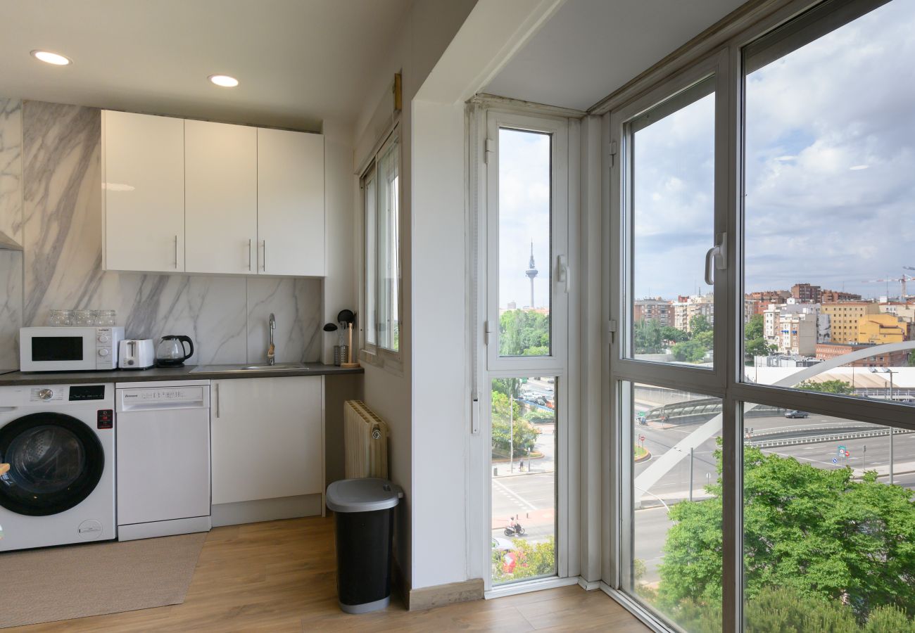 Apartamento en Madrid - M (VDZ36A) Piso moderno de 1 dormitorio con ventan