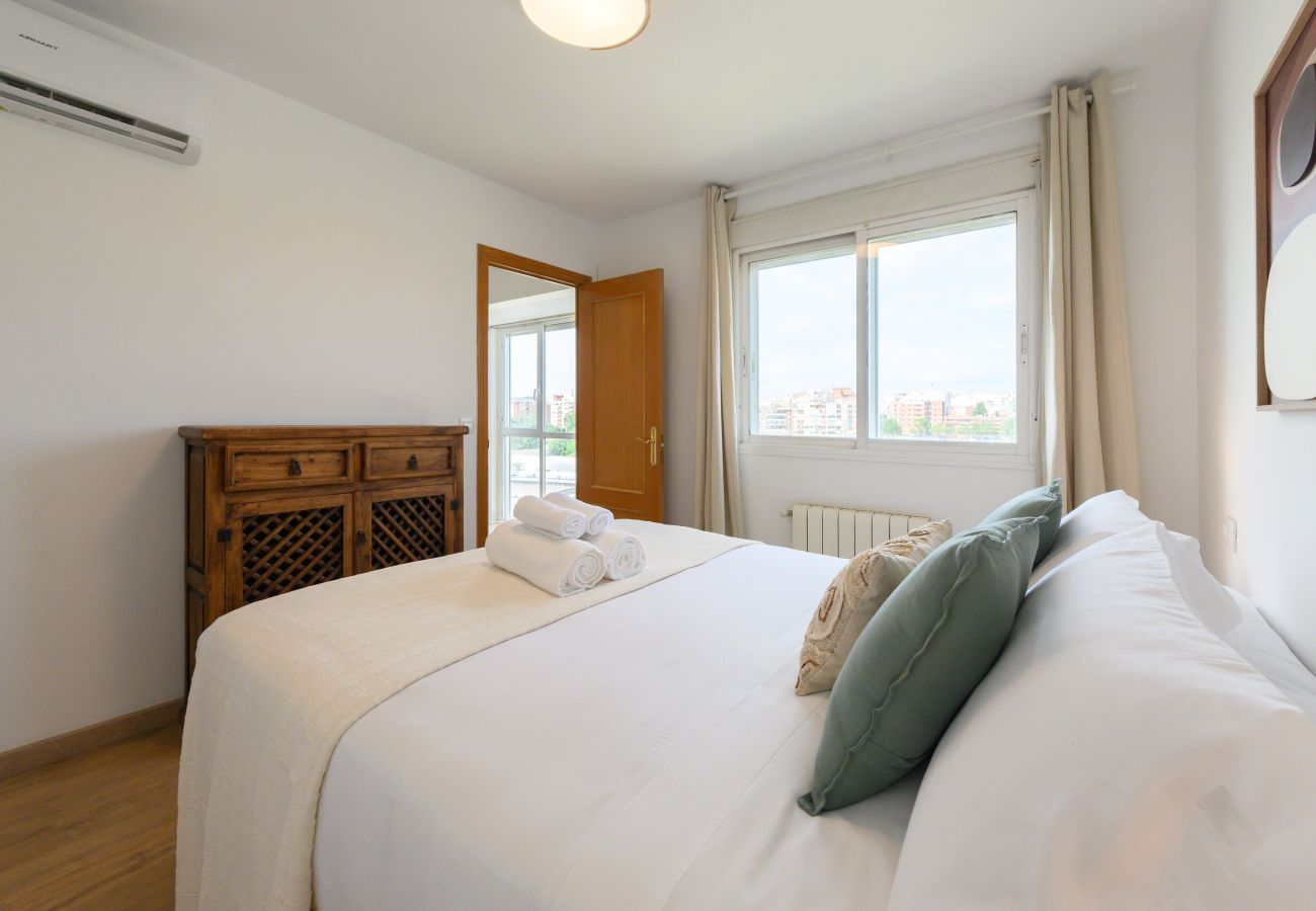 Apartamento en Madrid - M (VDZ36A) Piso moderno de 1 dormitorio con ventan