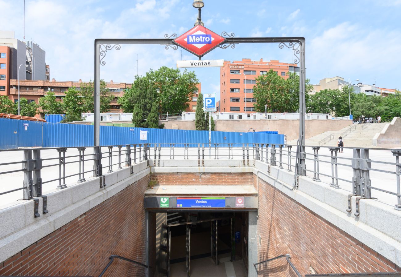 Apartamento en Madrid - M (VDZ36A) Piso moderno de 1 dormitorio con ventan