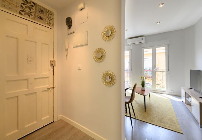 Apartamento en Madrid - M (TEN602) Piso de 2 dormitorios con balcón en Ma Apartamento en Madrid - M (TEN602) Piso de 2 dormitorios con balcón en Ma