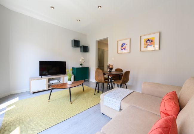 Apartamento en Madrid - M (TEN602) Piso de 2 dormitorios con balcón en Ma Apartamento en Madrid - M (TEN602) Piso de 2 dormitorios con balcón en Ma