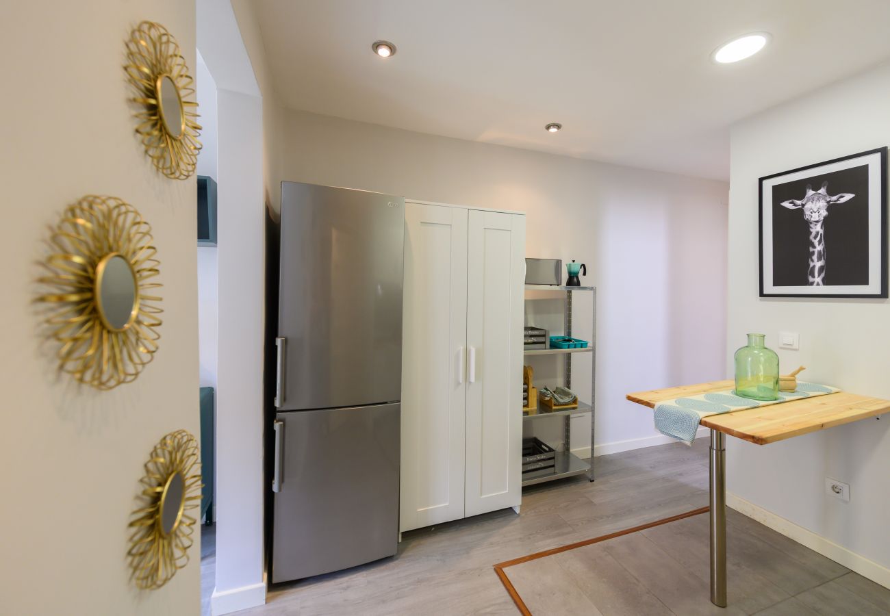 Apartamento en Madrid - M (TEN602D) Piso de 2 dormitorios con balcón en Ma