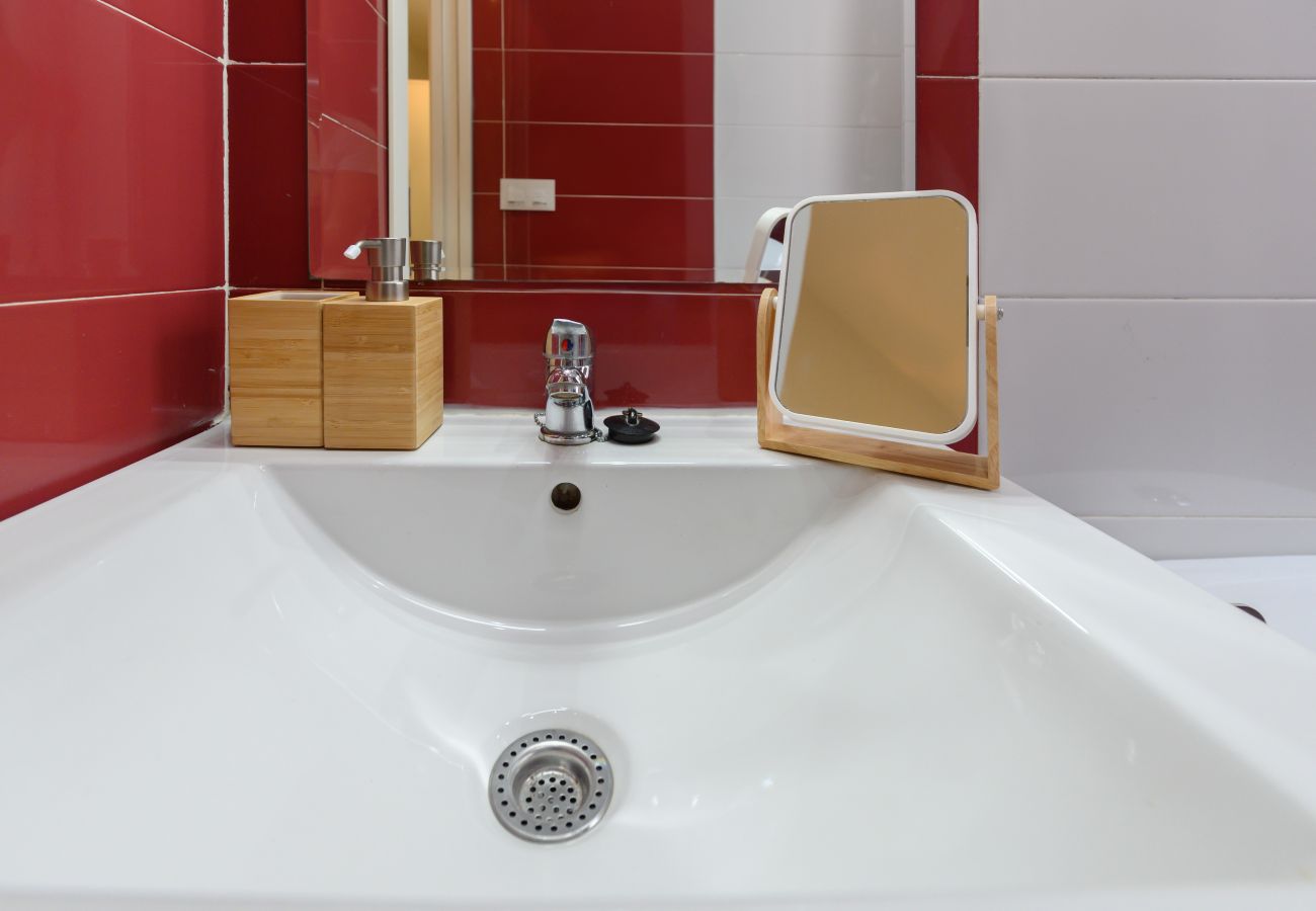 Apartamento en Madrid - M (TEN602D) Piso de 2 dormitorios con balcón en Ma