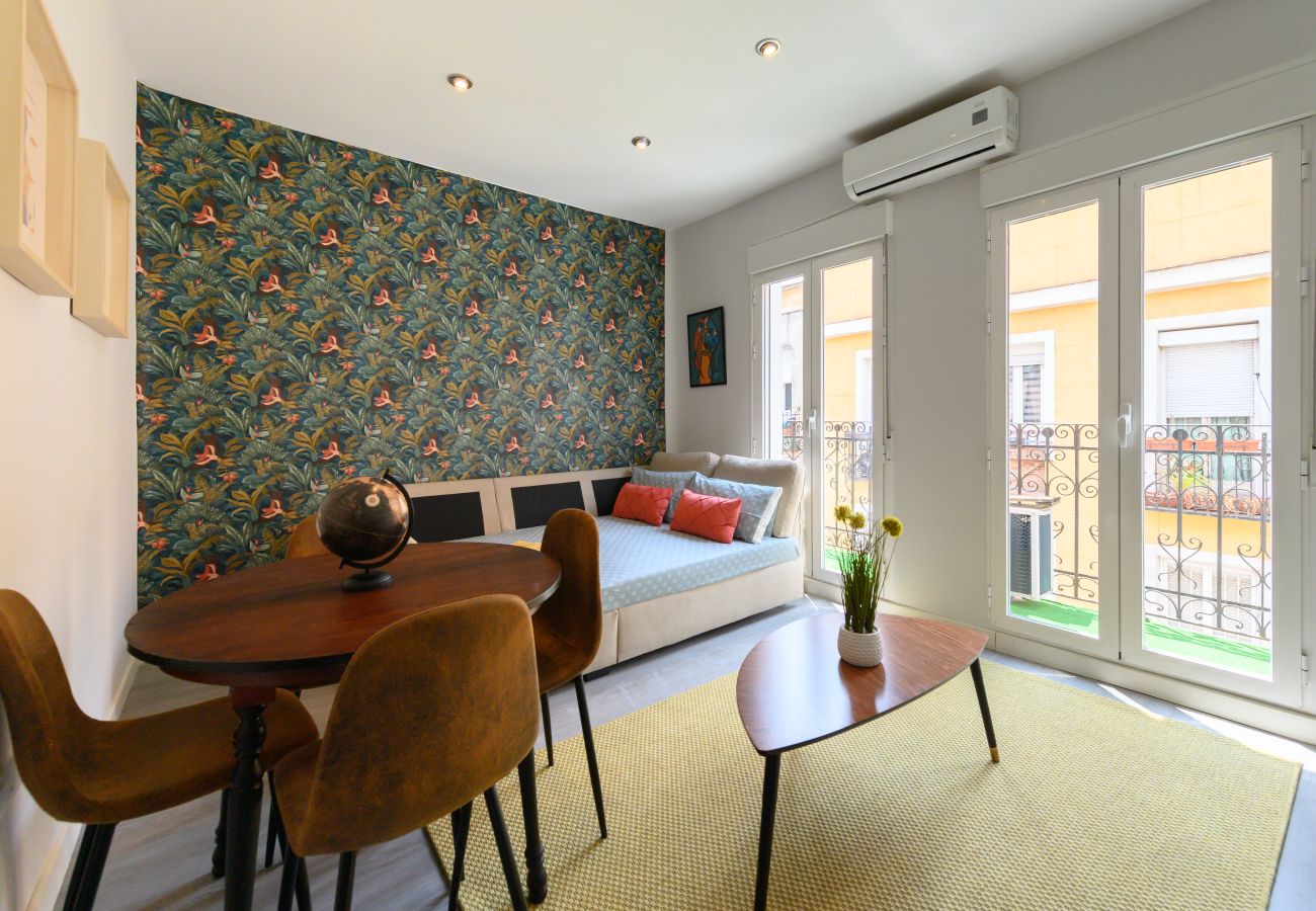 Apartamento en Madrid - M (TEN602D) Piso de 2 dormitorios con balcón en Ma