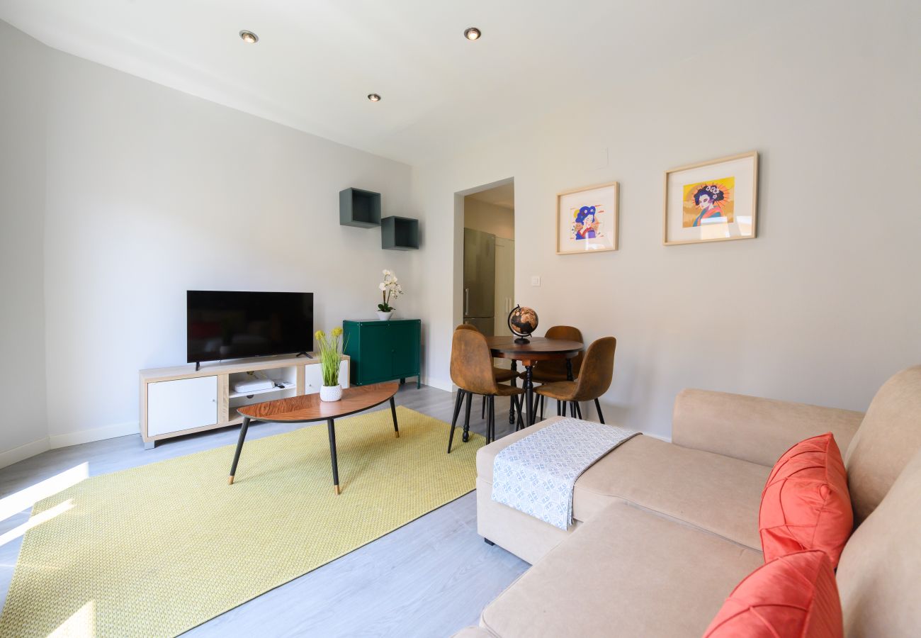Apartamento en Madrid - M (TEN602D) Piso de 2 dormitorios con balcón en Ma