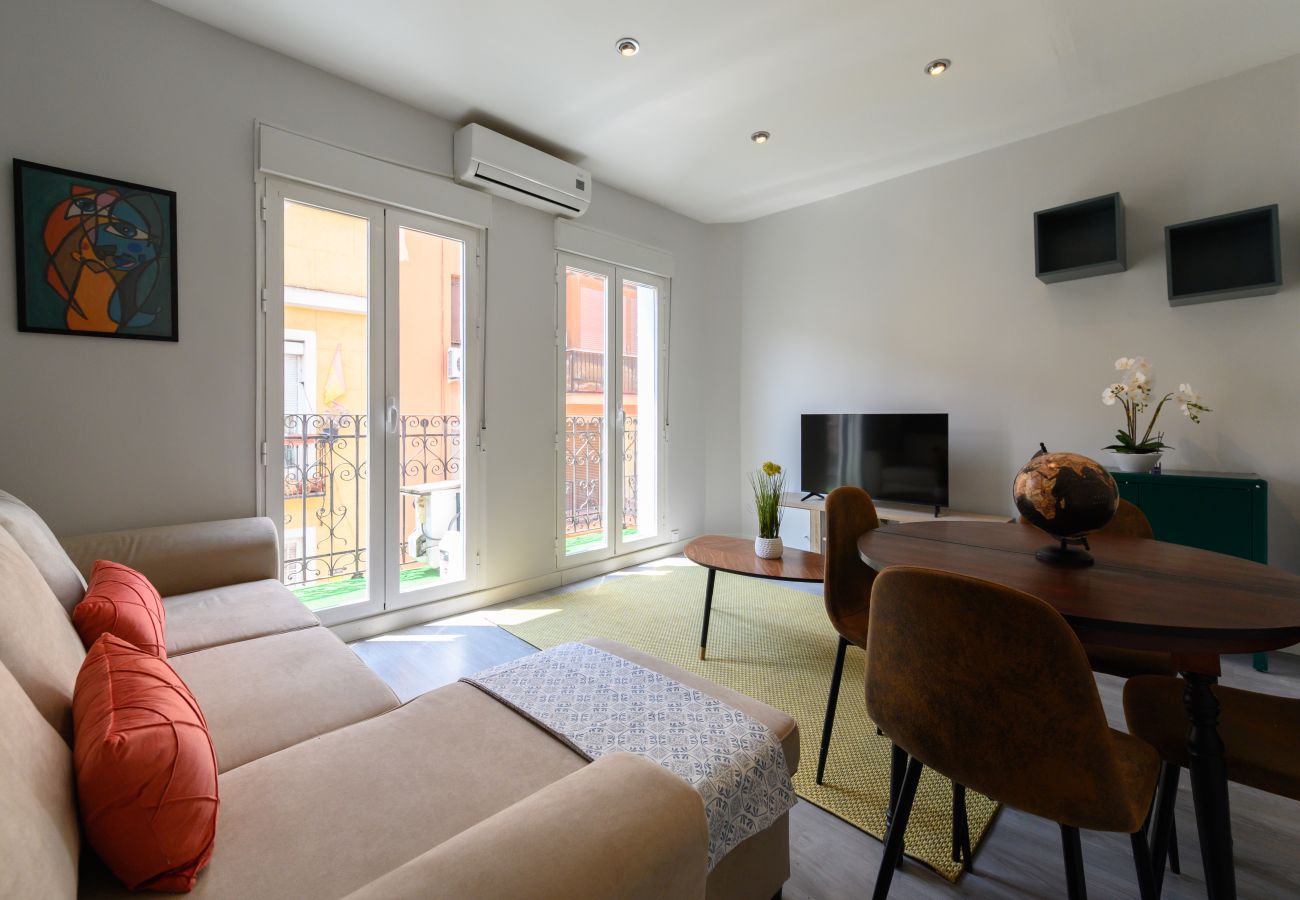 Apartamento en Madrid - M (TEN602D) Piso de 2 dormitorios con balcón en Ma