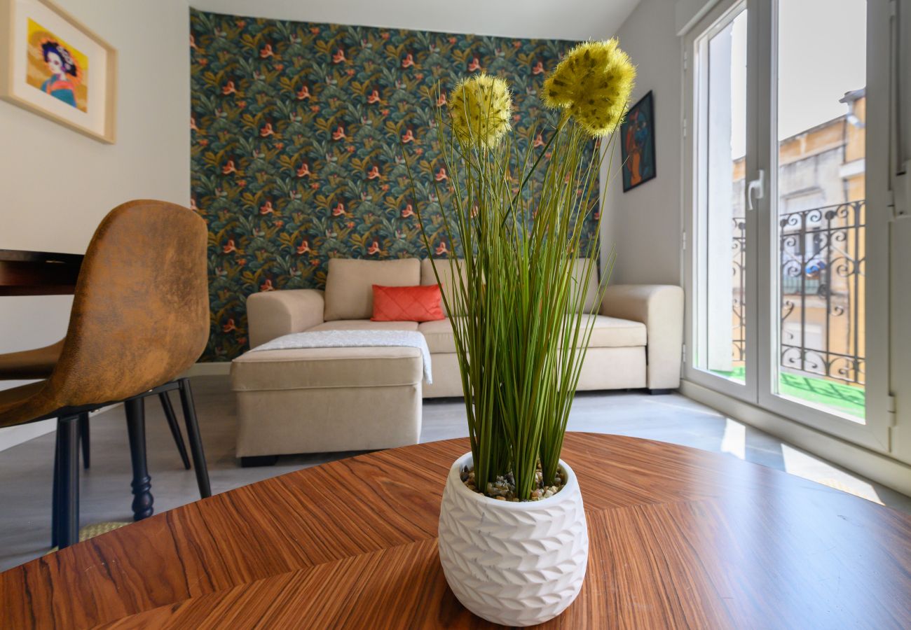 Apartamento en Madrid - M (TEN602D) Piso de 2 dormitorios con balcón en Ma