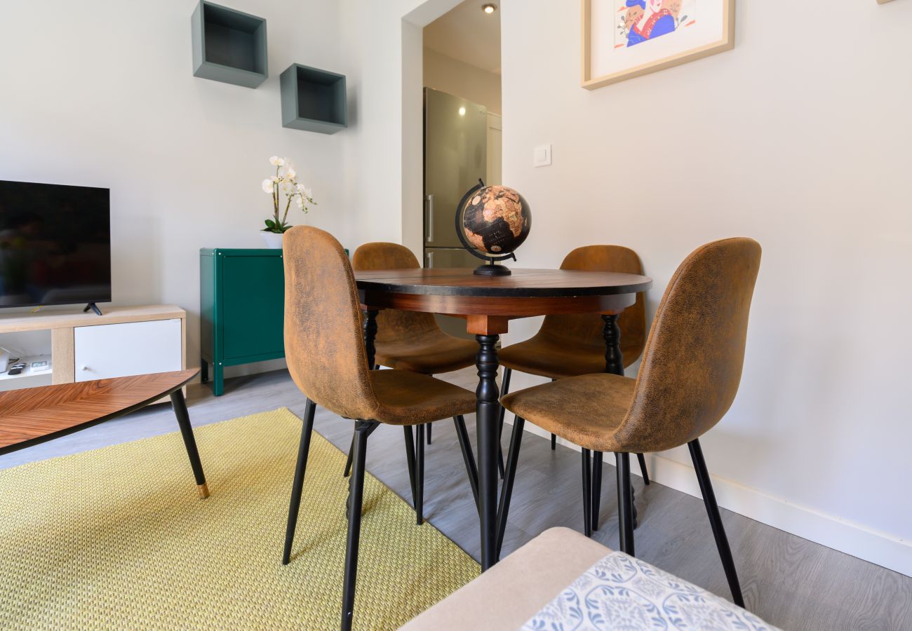 Apartamento en Madrid - M (TEN602D) Piso de 2 dormitorios con balcón en Ma