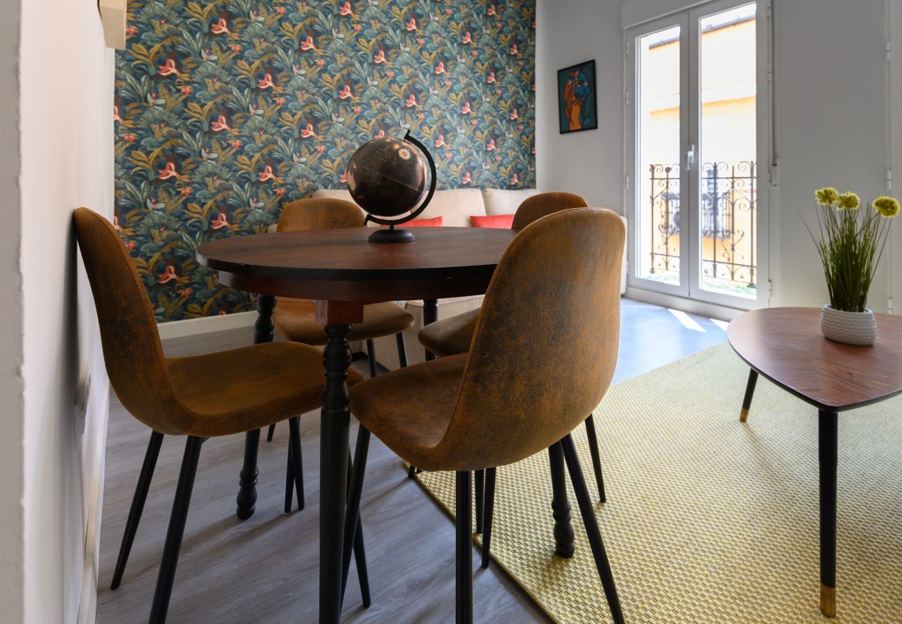 Apartamento en Madrid - M (TEN602D) Piso de 2 dormitorios con balcón en Ma