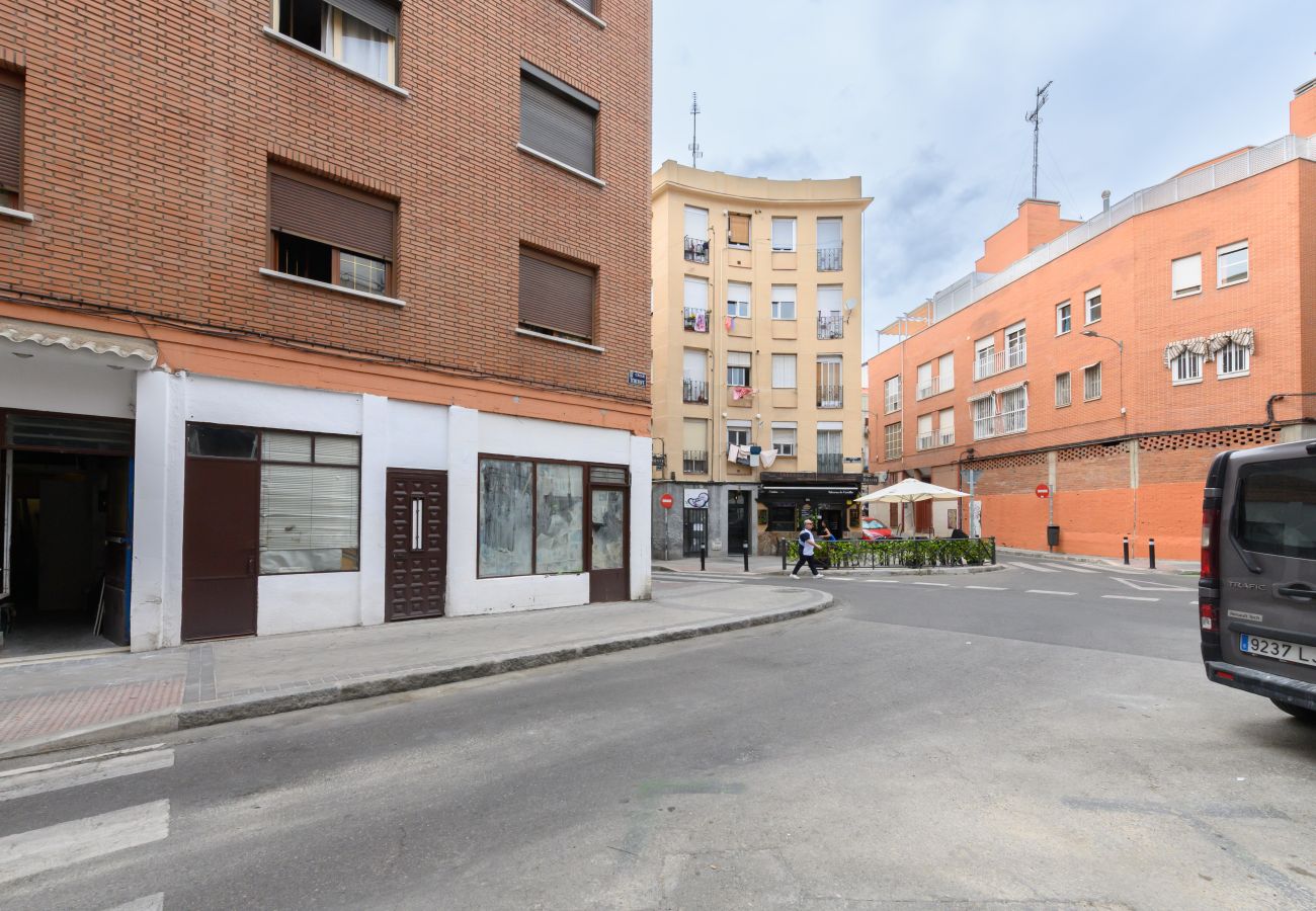 Apartamento en Madrid - M (TEN602D) Piso de 2 dormitorios con balcón en Ma