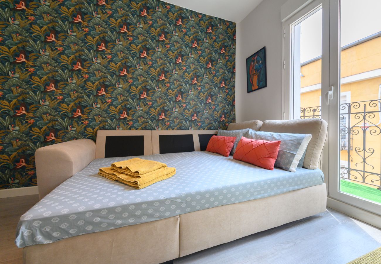 Apartamento en Madrid - M (TEN602D) Piso de 2 dormitorios con balcón en Ma