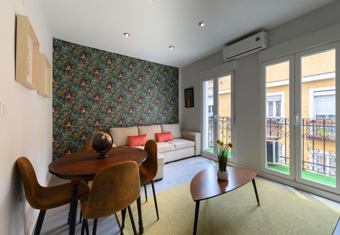 Apartamento en Madrid - M (TEN602D) Piso de 2 dormitorios con balcón en Ma